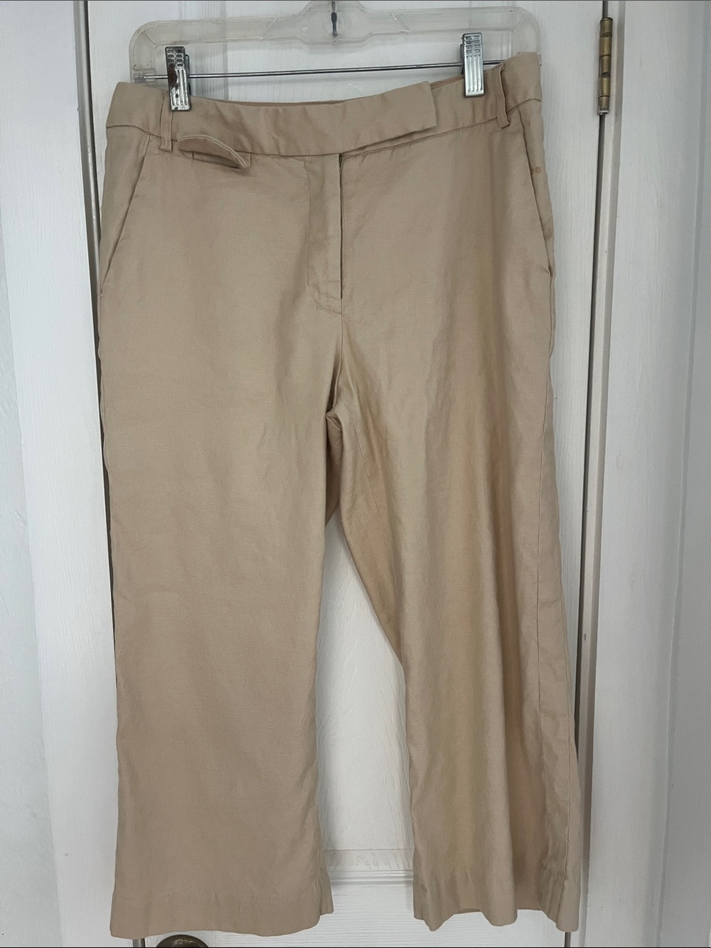 Peter Nygard Women's Beige linen Capris